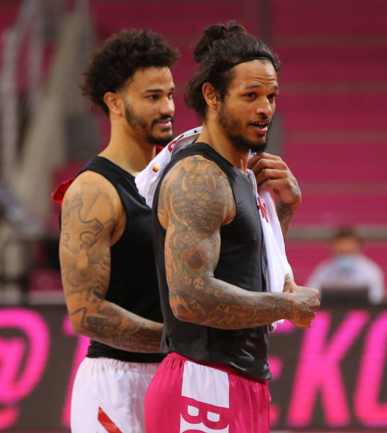 一名技术型 一名技术型